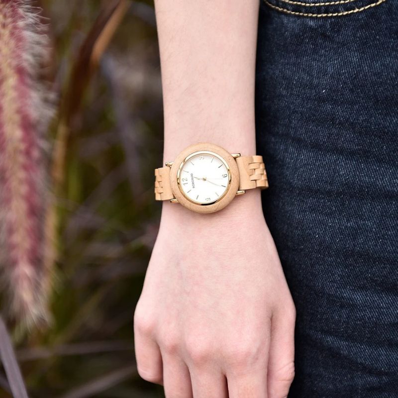 Women's Wooden Watch with a Clean Dial and Natural Colors