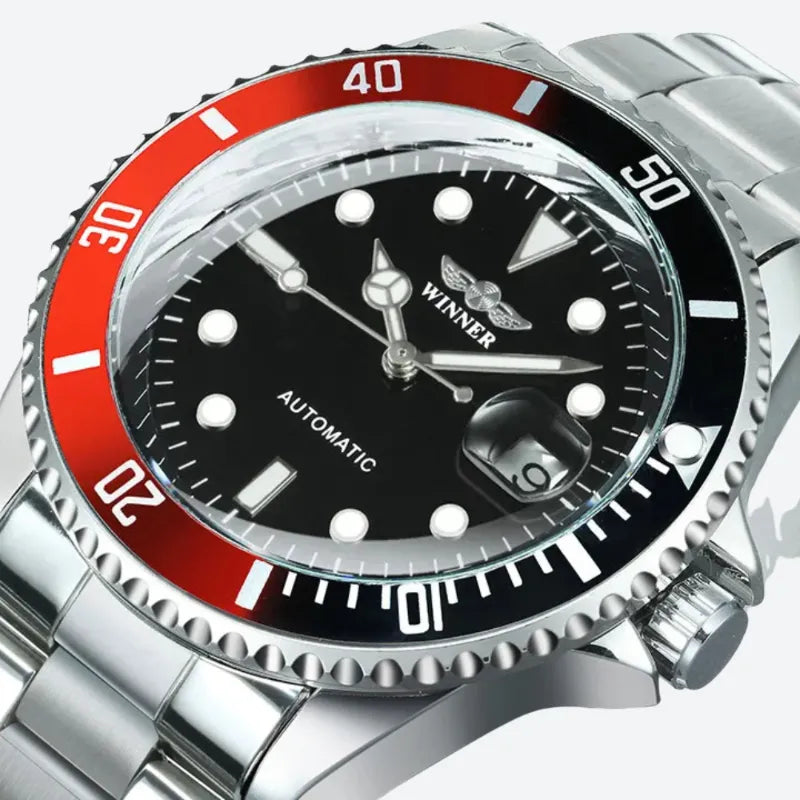 Automatic watch with steel bracelet and diving style