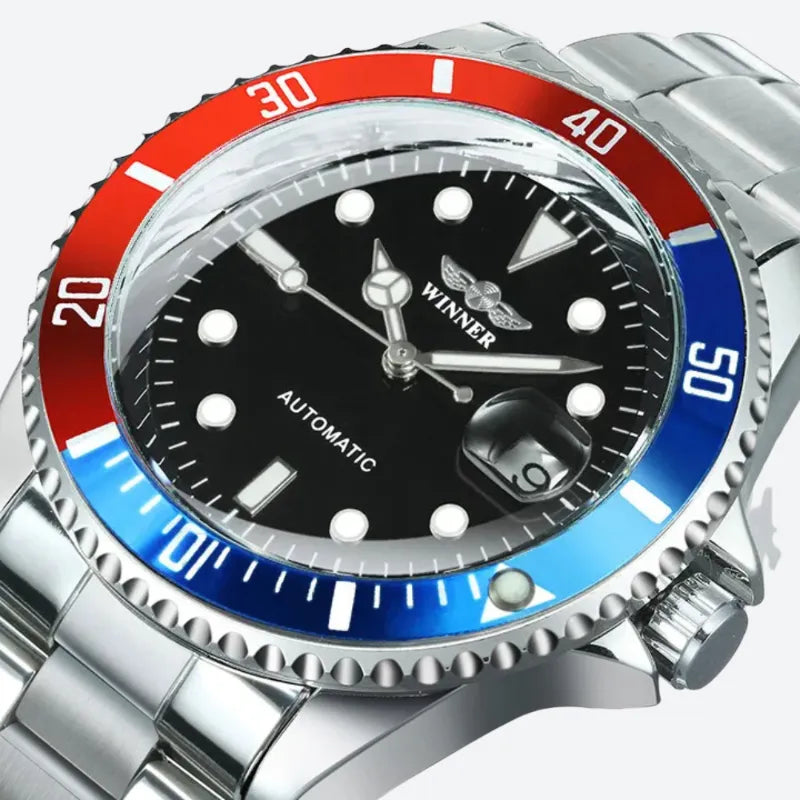 Automatic watch with steel bracelet and diving style