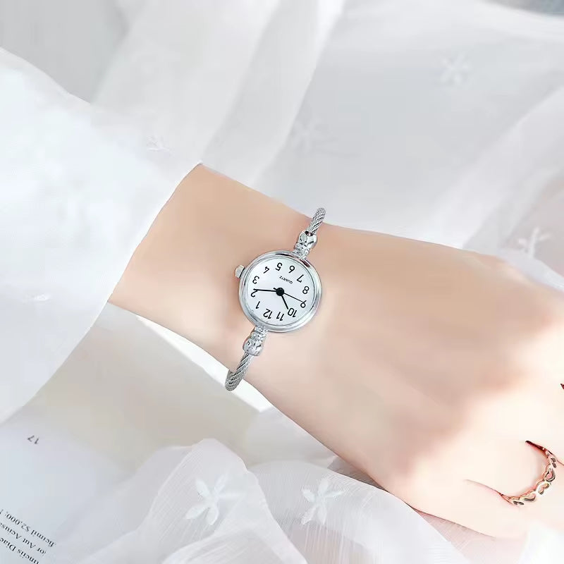 Women's Retro Round Quartz Watch in Steel