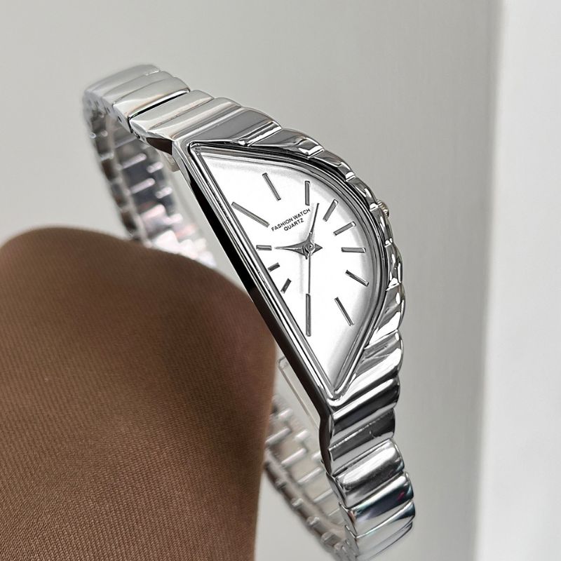 Elegant Women's Quartz Watch with Triangular Dial and Rigid Wavy Bracelet