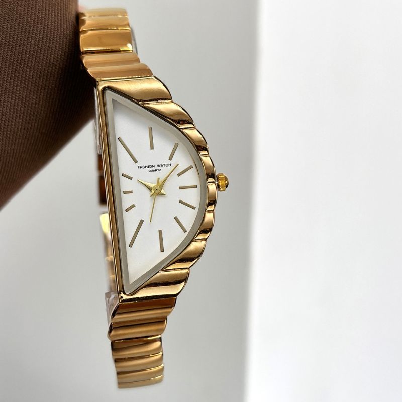 Elegant Women's Quartz Watch with Triangular Dial and Rigid Wavy Bracelet