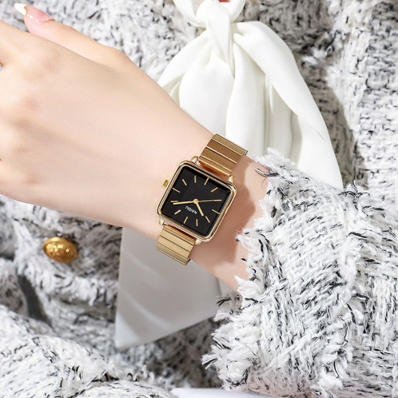 Women's retro quartz watch with a square dial