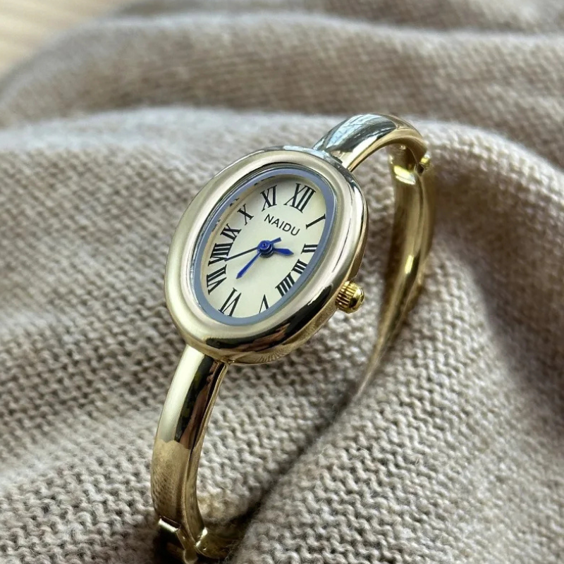 Vintage Women's Oval Watch 3