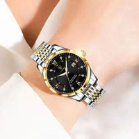 Women's quartz watch with synthetic diamonds