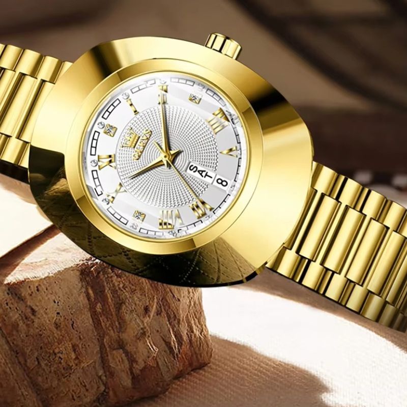 Women's Oval Gold Quartz Watch