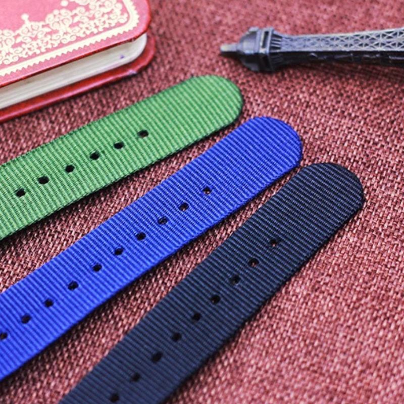 Boys' Watch with Nylon Strap – Clear and Practical Dial