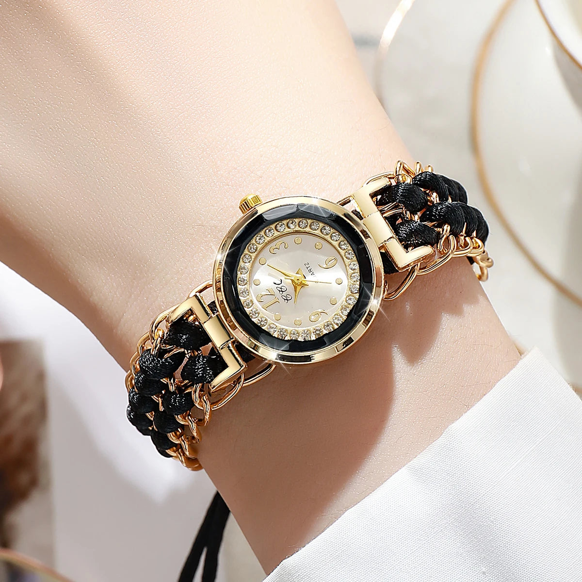 Luxury Quartz Women's Watch with Braided Chain Bracelet, Fashion Style
